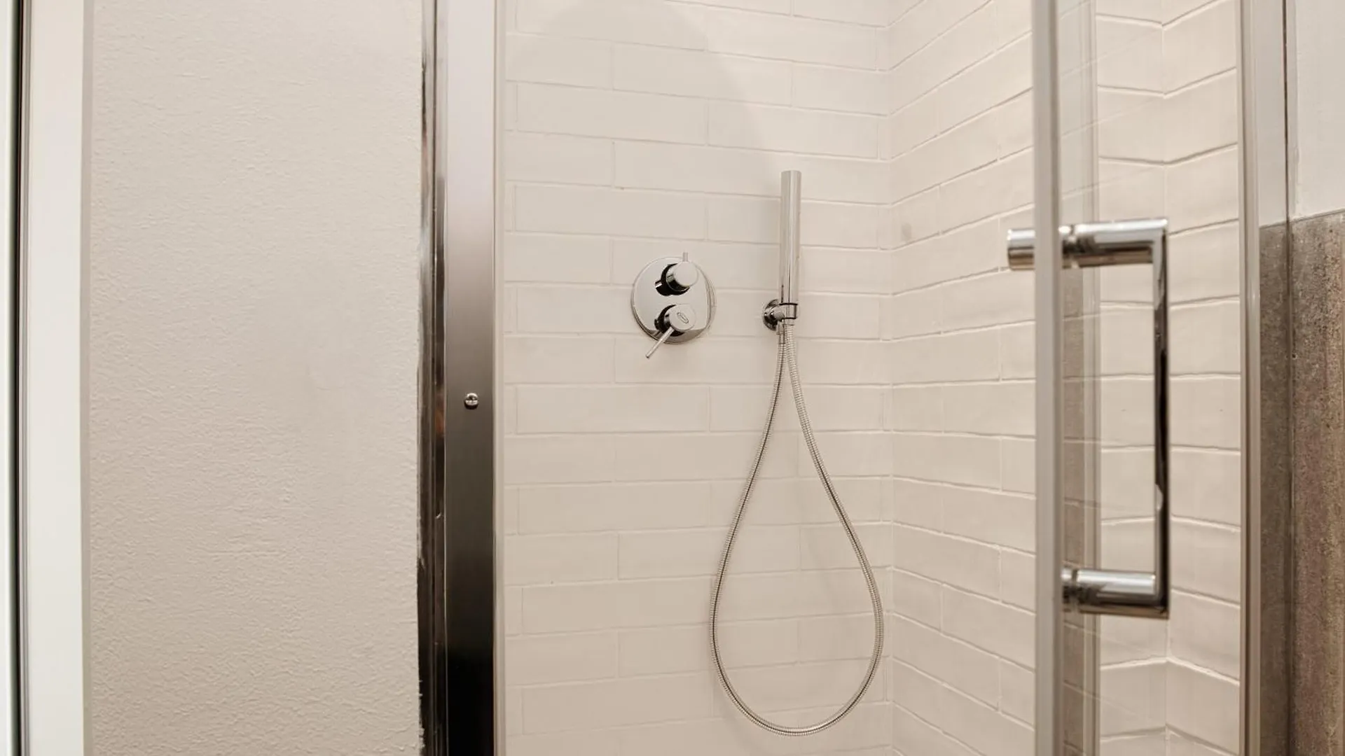Ideal Rent - Sirtori 10 Milan