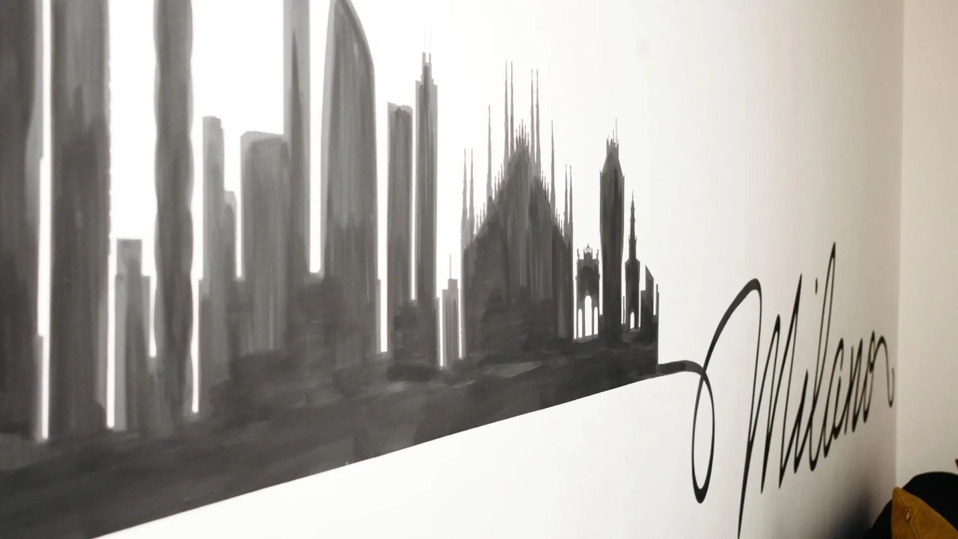 Ideal Rent - Sirtori 10 Milan